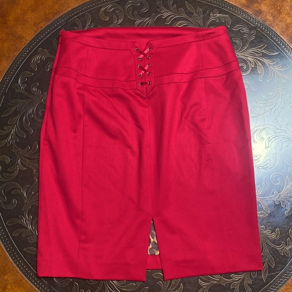 Express Studio Red Pencil w Leopard Lining Skirt Sz 8 - Picture 2 of 8